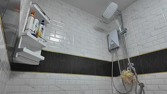 Snapshot of lukegunn chatting on 09/27/25, 10:26 lukegunn online show from 09/27/25, 10:26