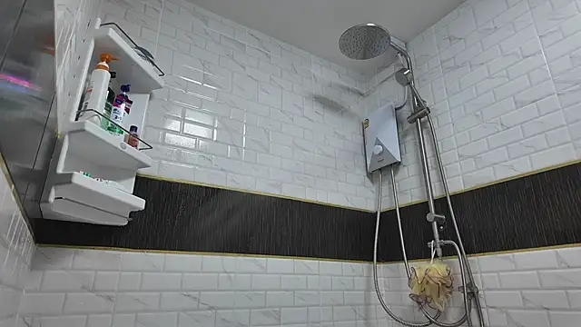 Snapshot of lukegunn chatting on 10/24/25, 08:38 lukegunn online show from 10/24/25, 08:38