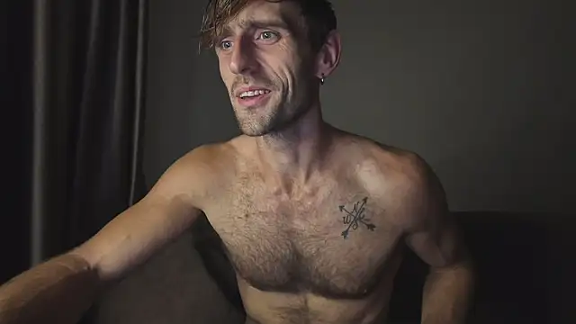 Snapshot of lukegunn chatting on 10/30/25, 08:05 lukegunn online show from 10/30/25, 08:05