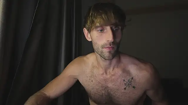 Snapshot of lukegunn chatting on 11/08/25, 03:07 lukegunn online show from 11/08/25, 03:07