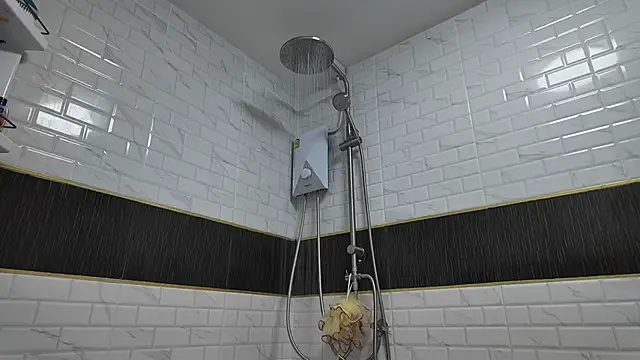 Snapshot of lukegunn chatting on 11/11/25, 03:17 lukegunn online show from 11/11/25, 03:17