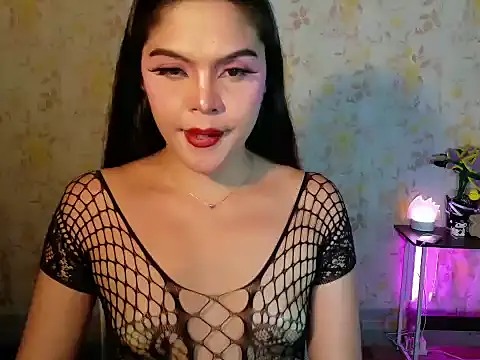 Snapshot of OdessaBODY chatting on 09/24/25, 02:20 OdessaBODY online show from 09/24/25, 02:20