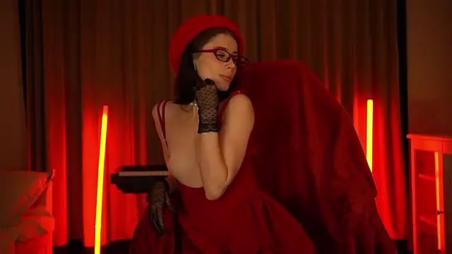 Snapshot of Your_Nicolett chatting on 11/16/25, 11:21 Your Nicolett online show from 11/16/25, 11:21