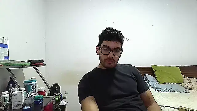 Snapshot of x-sebastian chatting on 12/01/24, 11:47 x-sebastian online show from 12/01/24, 11:47