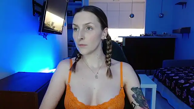 illusorycat online show from 10/24/25, 01:51