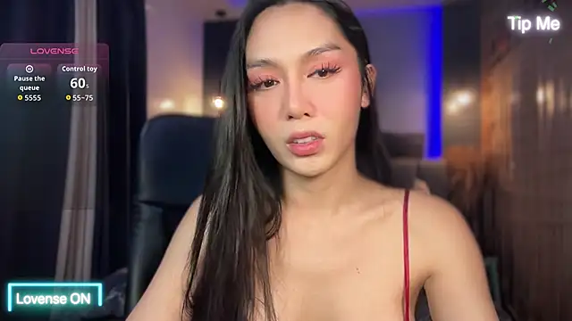 Snapshot of UrdreamTSgirl chatting on 11/09/25, 10:35 UrdreamTSgirl online show from 11/09/25, 10:35