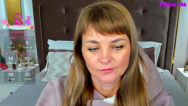 annasimonsj online show from 10/15/25, 01:06