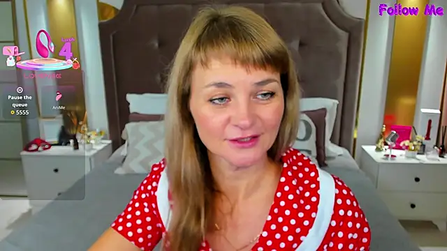 annasimonsj online show from 10/16/25, 01:06