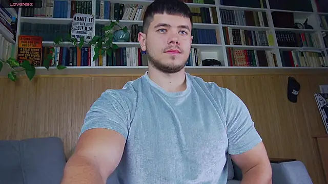 Snapshot of Arilas_ chatting on 09/17/25, 06:59 Arilas online show from 09/17/25, 06:59