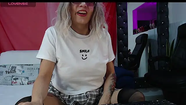 kimberlybirdx online show from 11/11/25, 05:35