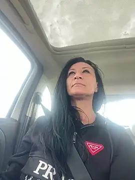 Snapshot of Luna-77 chatting on 02/18/25, 12:17 Luna-77 online show from 02/18/25, 12:17