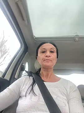 Snapshot of Luna-77 chatting on 02/19/25, 09:06 Luna-77 online show from 02/19/25, 09:06