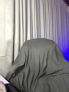 SweetCheska19 online show from 09/12/25, 09:04