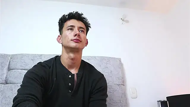 Snapshot of _Alexxx chatting on 01/18/25, 04:04  Alexxx online show from 01/18/25, 04:04