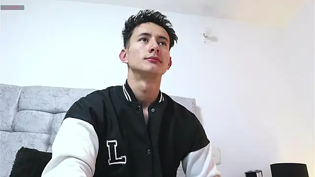 Snapshot of _Alexxx chatting on 02/04/25, 10:55  Alexxx online show from 02/04/25, 10:55