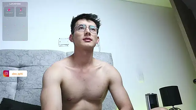 Snapshot of _Alexxx chatting on 09/30/25, 11:32  Alexxx online show from 09/30/25, 11:32