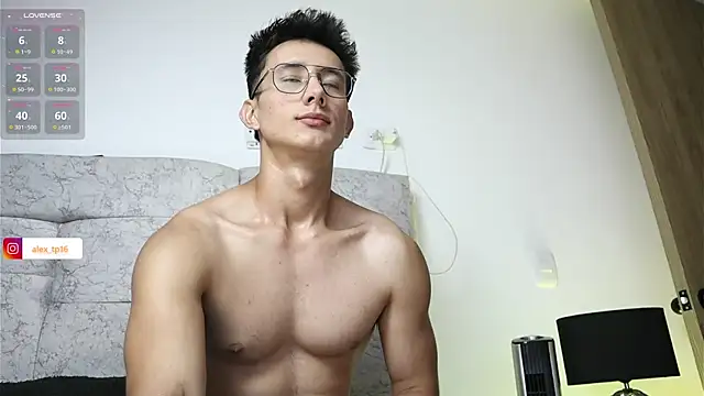 Snapshot of _Alexxx chatting on 10/29/25, 12:13  Alexxx online show from 10/29/25, 12:13