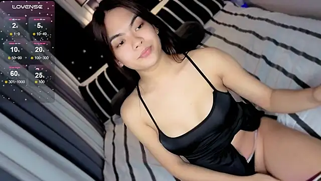 ThegirlNamedMaria online show from 10/31/25, 02:18