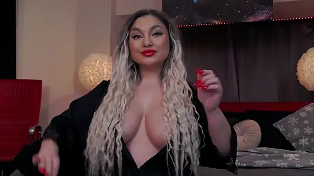 Snapshot of Larissa_K chatting on 01/31/25, 08:33 Larissa K online show from 01/31/25, 08:33