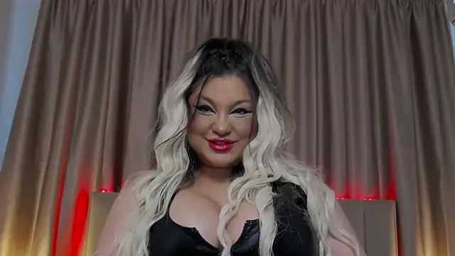 Snapshot of Larissa_K chatting on 09/10/25, 11:21 Larissa K online show from 09/10/25, 11:21