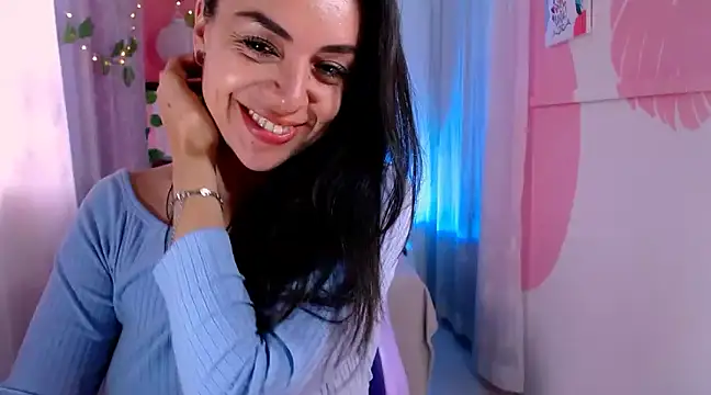 Snapshot of LATINGODDESS_X chatting on 02/13/25, 09:38 LATINGODDESS X online show from 02/13/25, 09:38
