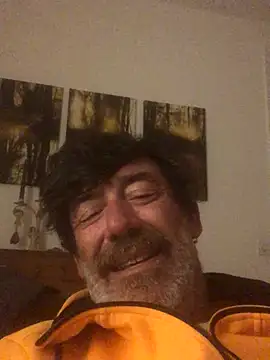 Snapshot of maxximere chatting on 10/22/25, 11:48 maxximere online show from 10/22/25, 11:48