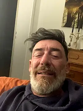 Snapshot of maxximere chatting on 11/14/25, 11:57 maxximere online show from 11/14/25, 11:57