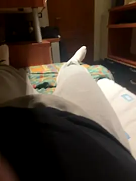 alex21017 online show from 11/28/25, 11:40