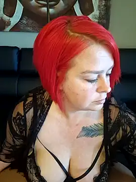 Snapshot of SarahDelSol chatting on 03/12/25, 08:08 SarahDelSol online show from 03/12/25, 08:08