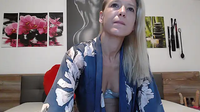 Naschkatze01 online show from 10/12/25, 06:23