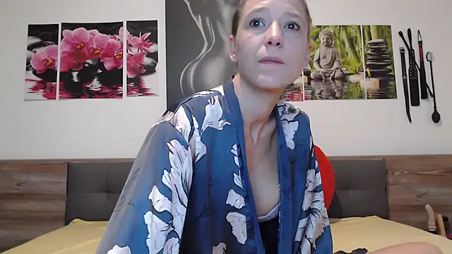 Naschkatze01 online show from 10/20/25, 06:14