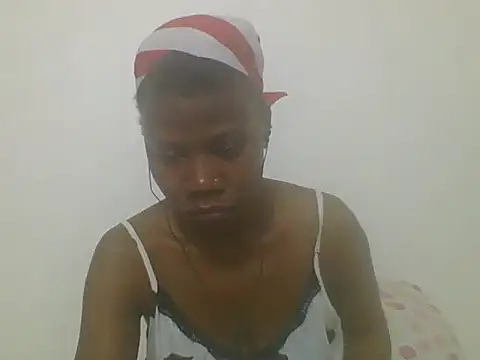 Snapshot of Sweetbaby004 chatting on 09/13/25, 07:13 Sweetbaby004 online show from 09/13/25, 07:13