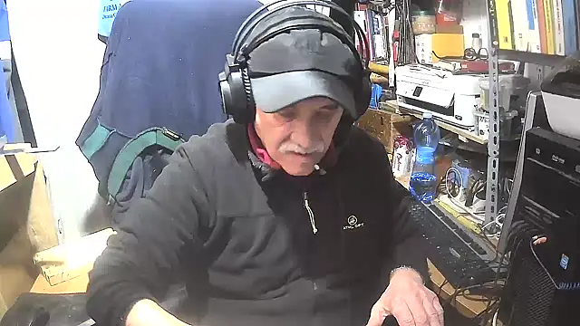 Snapshot of nonnomaturobisex chatting on 02/01/25, 03:07 nonnomaturobisex online show from 02/01/25, 03:07