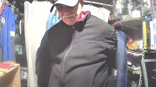 Snapshot of nonnomaturobisex chatting on 02/06/25, 03:31 nonnomaturobisex online show from 02/06/25, 03:31