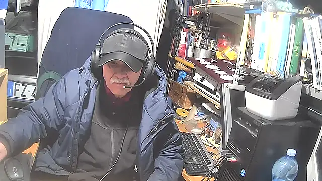 Snapshot of nonnomaturobisex chatting on 02/07/25, 08:11 nonnomaturobisex online show from 02/07/25, 08:11