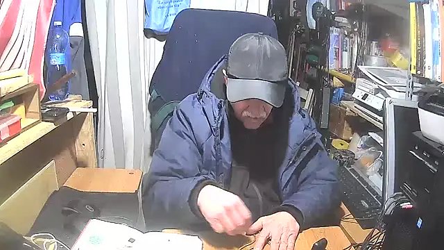 Snapshot of nonnomaturobisex chatting on 02/09/25, 08:54 nonnomaturobisex online show from 02/09/25, 08:54