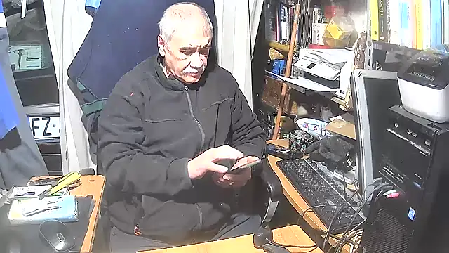 Snapshot of nonnomaturobisex chatting on 02/13/25, 07:35 nonnomaturobisex online show from 02/13/25, 07:35