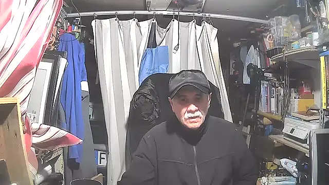 Snapshot of nonnomaturobisex chatting on 02/15/25, 09:05 nonnomaturobisex online show from 02/15/25, 09:05