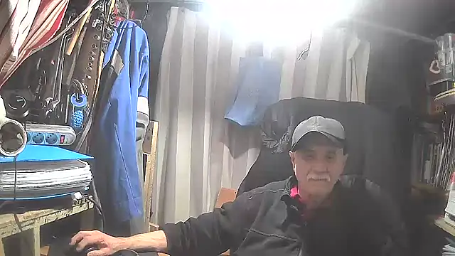 Snapshot of nonnomaturobisex chatting on 02/16/25, 03:16 nonnomaturobisex online show from 02/16/25, 03:16