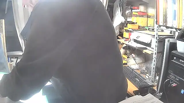 Snapshot of nonnomaturobisex chatting on 02/17/25, 04:04 nonnomaturobisex online show from 02/17/25, 04:04