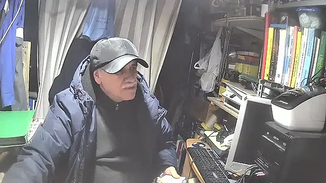 Snapshot of nonnomaturobisex chatting on 02/20/25, 05:29 nonnomaturobisex online show from 02/20/25, 05:29