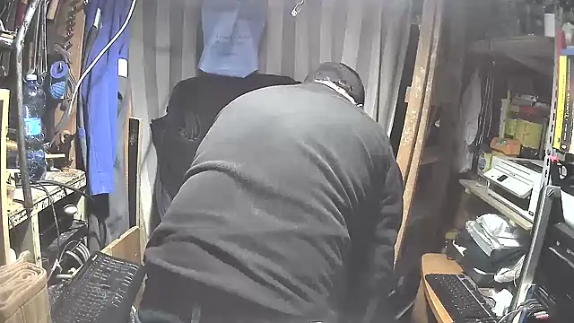 Snapshot of nonnomaturobisex chatting on 02/24/25, 04:36 nonnomaturobisex online show from 02/24/25, 04:36