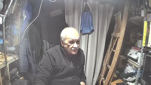 Snapshot of nonnomaturobisex chatting on 02/26/25, 11:30 nonnomaturobisex online show from 02/26/25, 11:30