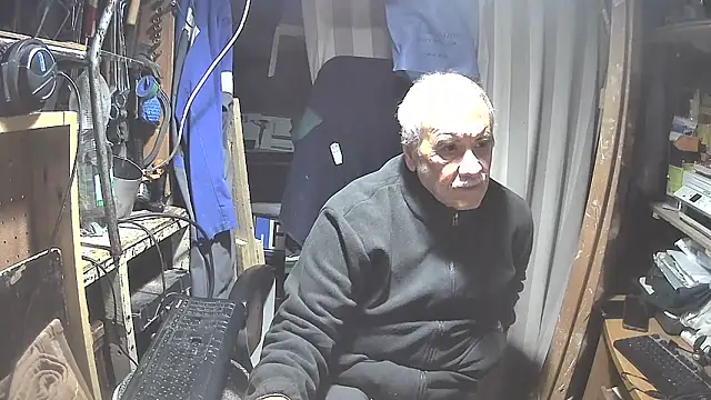 Snapshot of nonnomaturobisex chatting on 02/28/25, 08:09 nonnomaturobisex online show from 02/28/25, 08:09