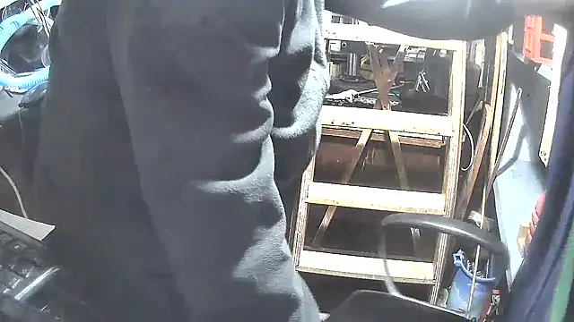 Snapshot of nonnomaturobisex chatting on 03/17/25, 11:21 nonnomaturobisex online show from 03/17/25, 11:21