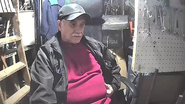 Snapshot of nonnomaturobisex chatting on 03/18/25, 06:15 nonnomaturobisex online show from 03/18/25, 06:15