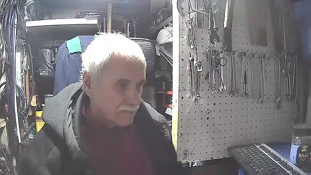 Snapshot of nonnomaturobisex chatting on 03/19/25, 07:18 nonnomaturobisex online show from 03/19/25, 07:18