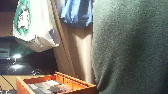 Snapshot of nonnomaturobisex chatting on 09/21/25, 08:49 nonnomaturobisex online show from 09/21/25, 08:49