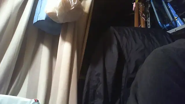 Snapshot of nonnomaturobisex chatting on 10/07/25, 02:03 nonnomaturobisex online show from 10/07/25, 02:03