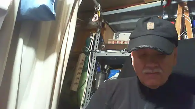 Snapshot of nonnomaturobisex chatting on 10/13/25, 08:14 nonnomaturobisex online show from 10/13/25, 08:14